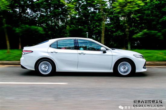 ������2.0L���Է�ʢ����1.76�����ų����е�ʵ������