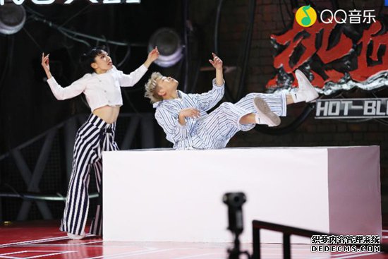 《热血街舞团》全国30强仿盛大传奇网页游戏炸场来袭,QQ音乐让你跟着燃爆BGM燥起来